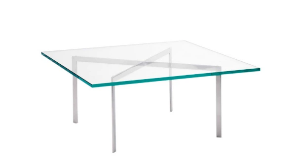 Mesa con base en X cromada y tapa de vidrio.