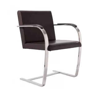 Sillon Brno, estructura cromada con brazos integrados. Tapizado ecocuero negro