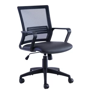 Silla giratoria, estructura negra. Asiento tapizado ecocuero negro, respaldo en red negra. Apoyabrazos integrados.