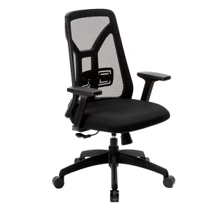 Silla giratoria, estructura negra con apoyabrazos regulables. Respaldo en red negra, asiento en tela negra.