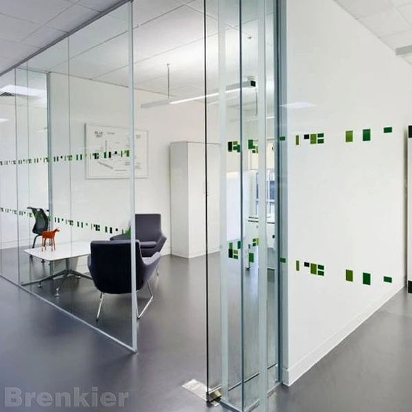 Panel vidrio templado transparente con puerta
