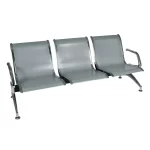 Tandem metalica de 3 cuerpos. Base y brazos cromados, asiento en chapa microperforada color gris.
