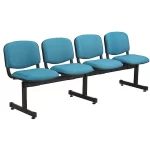 Tandem de 4 cuerpos, base metalica negra, asiento y respaldo tapizados en tela verde.